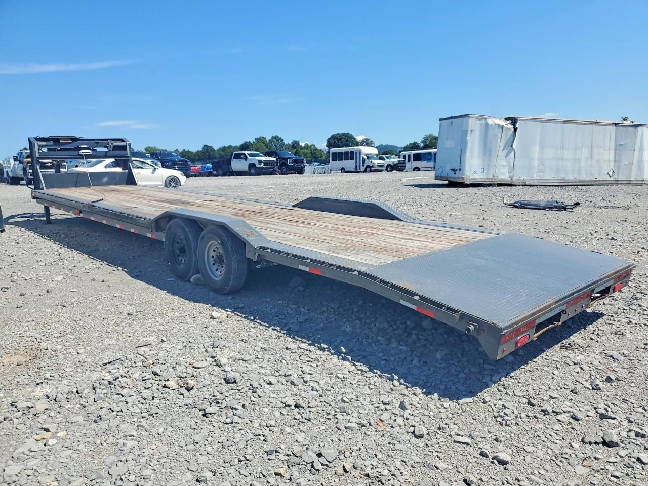 2021 Lamar Unknown VIN 5RVH83828MP095882 COPART salvage auction — Rear End, TN - CERTIFICATE OF TITLE (P), sold $6,500 on 2026-09-18 (photo 2)