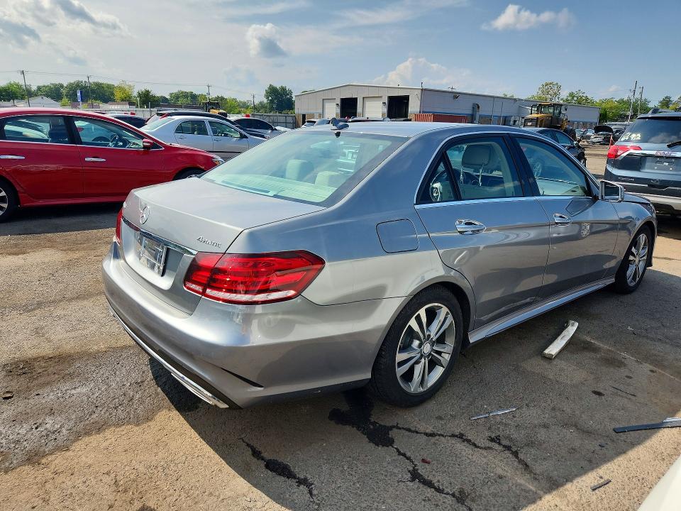 2014 Mercedes-benz E-klasse VIN WDDHF8JB9EB017526 COPART salvage auction — REAR END, Salvage Title, sold $8,100 on 2026-08-18 (photo 3)