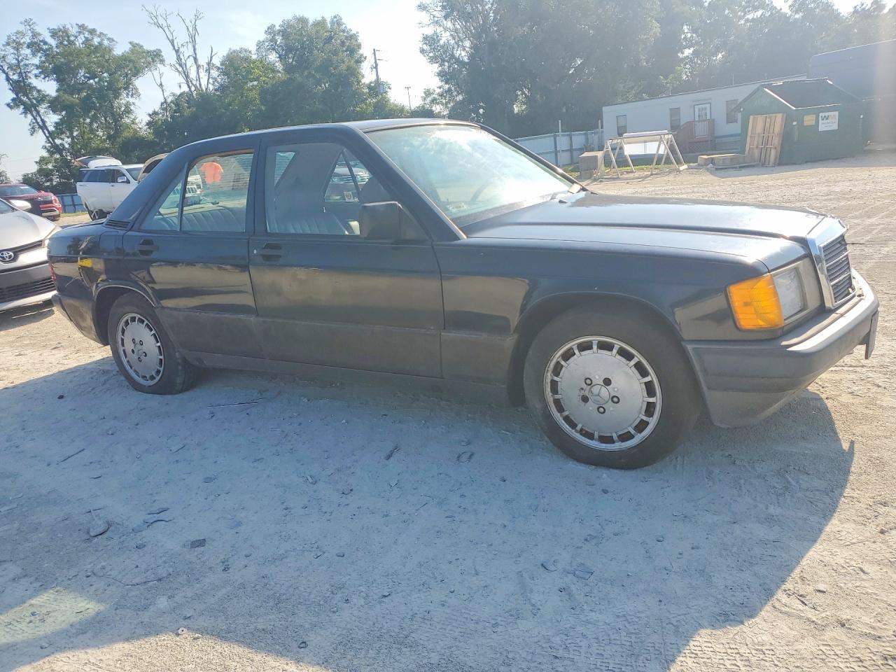 1990 Mercedes-benz 190 VIN WDBDA29D8LF727659 COPART salvage auction — Rear End, FL - CERTIFICATE OF TITLE, sold $1,350 on 2026-09-18 (photo 4)