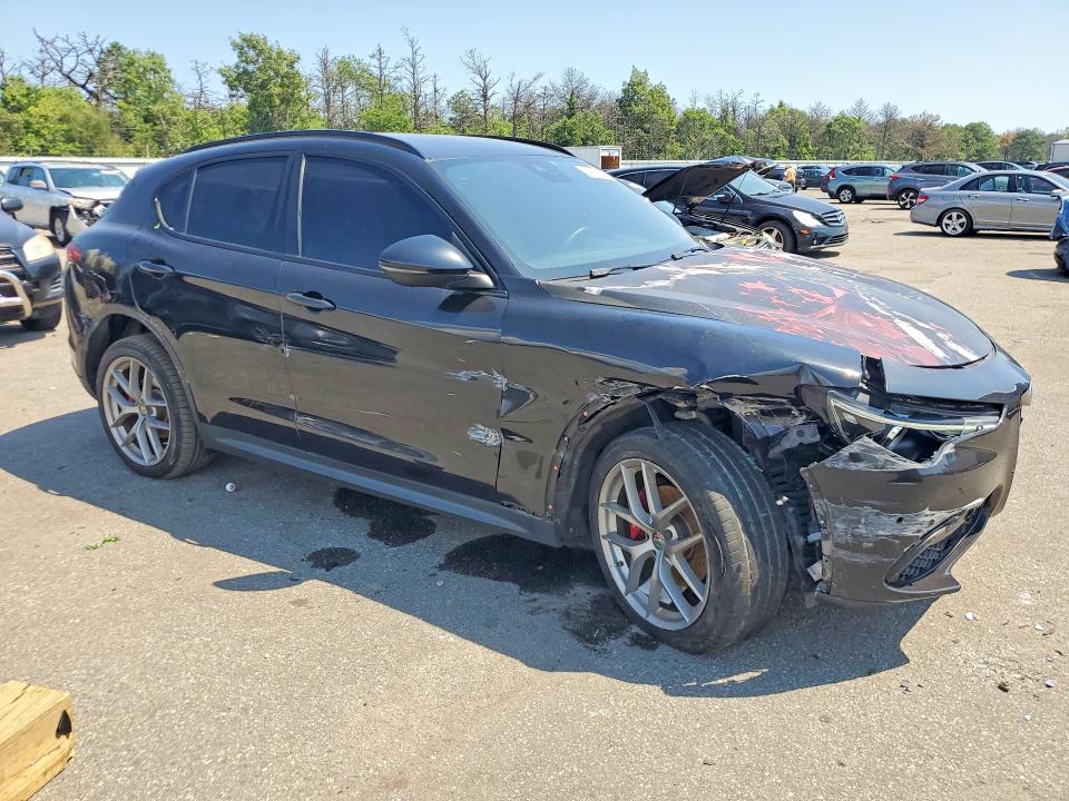 2018 Alfa romeo Stelvio VIN ZASFAKNN5J7B73309 COPART salvage auction — FRONT END, Ny - Certificate Of Title, sold $1,250 on 2026-08-12 (photo 4)