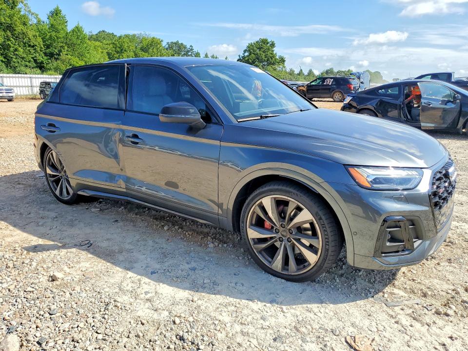 2021 Audi Sq5 VIN WA134BFY7M2070710 COPART salvage auction — SIDE, Nc - Salvage Certificate Of Title, sold $25,250 on 2026-09-04 (photo 4)