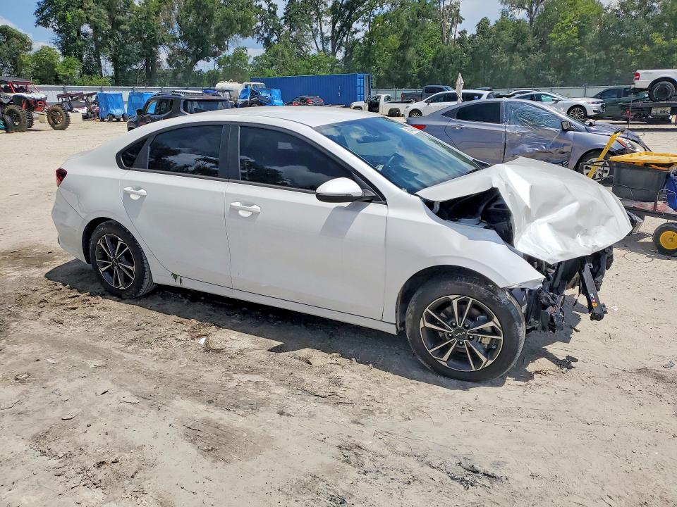 2024 Kia Forte VIN 3KPF24AD3RE832529 COPART salvage auction — FRONT END, Fl - Certificate Of Destruction, sold $2,400 on 2026-09-11 (photo 4)