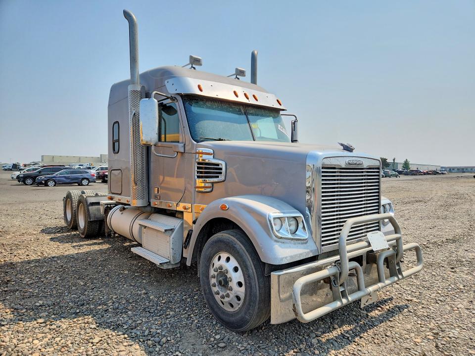 2020 Freightliner Unknown VIN 3AKJGNDR4LDLT0556 COPART salvage auction — MINOR DENT/SCRATCHES, CT, sold $15,700 on 2026-08-27 (photo 4)