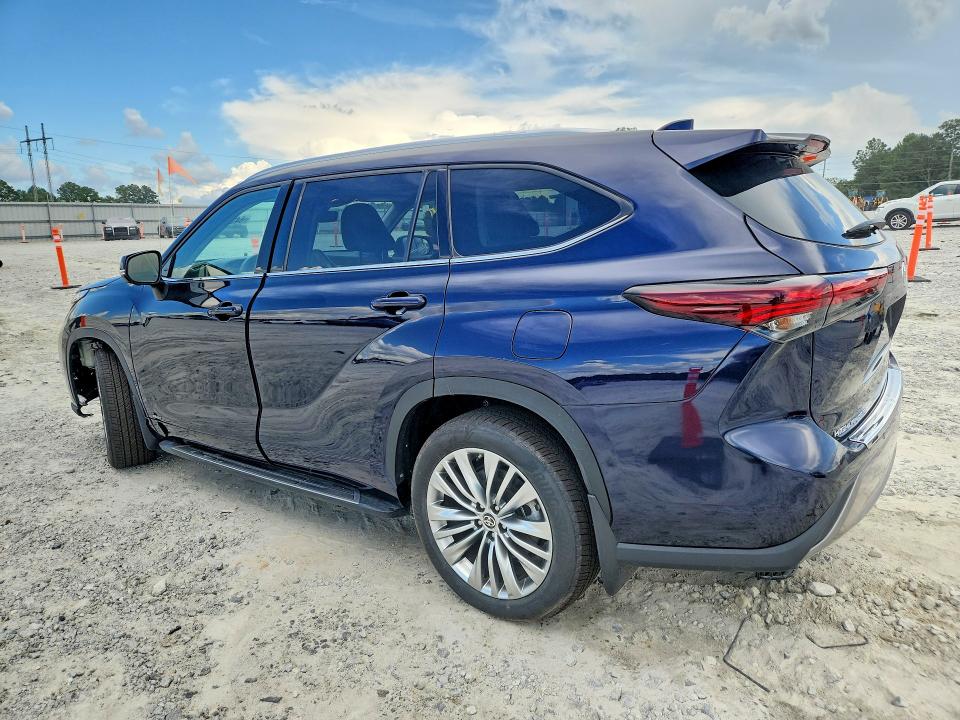 2024 Toyota Highlander VIN 5TDEBRCHXRS633492 COPART salvage auction — MINOR DENT/SCRATCHES, Mi - Certificate Of Title, sold $34,000 on 2026-08-26 (photo 2)