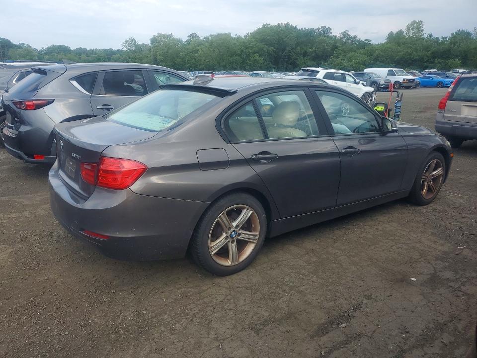 2013 BMW 3er VIN WBA3B5C55DF594192 COPART salvage auction — MECHANICAL, Ct - Certificate Of Title, sold $500 on 2026-08-21 (photo 3)