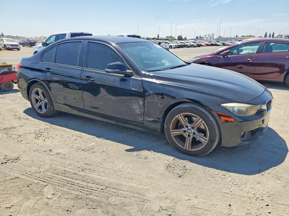 2013 BMW 3er VIN WBA3C1G51DNR45623 COPART salvage auction — FRONT END, Ca - Salvage Certificate, sold $875 on 2026-08-18 (photo 4)