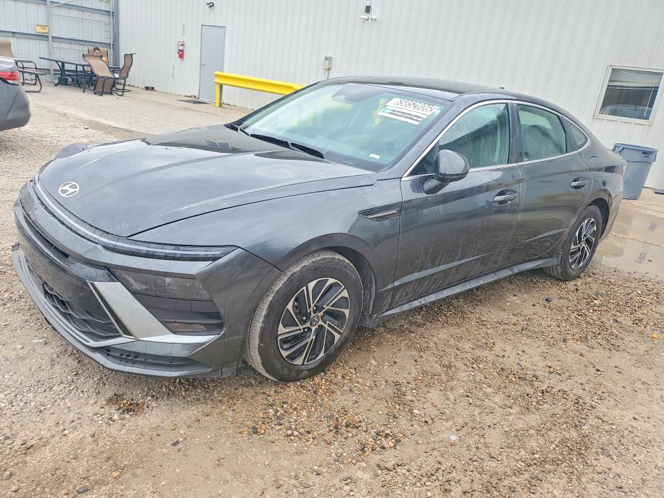 2026 Hyundai Sonata hybrid VIN KMHL24JJXTA148303 — COPART salvage auction photo