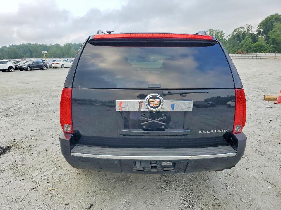 2013 Cadillac Escalade VIN 1GYS3BEF3DR139690 COPART salvage auction — MINOR DENT/SCRATCHES, Sc - Certificate Of Title, sold $900 on 2026-08-19 (photo 6)