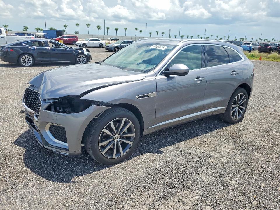 2025 Jaguar F-pace VIN SADCT2EXXSA743465 — COPART salvage auction photo