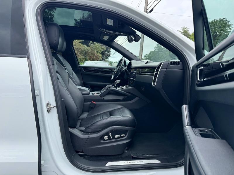 2019 Porsche Cayenne VIN WP1AA2AY3KDA07262 COPART salvage auction — MINOR DENT/SCRATCHES, Wi - Certificate Of Title (P), sold $15,600 on 2026-08-06 (photo 4)