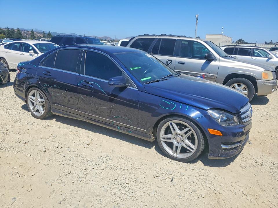 2013 Mercedes-benz C-klasse VIN WDDGF4HB6DA773149 COPART salvage auction — SIDE, CA - SALVAGE CERTIFICATE, sold $1,300 on 2026-08-11 (photo 4)