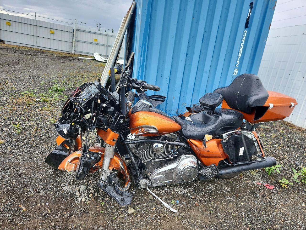 2015 Harley-Davidson FLTRXS VIN 1HD1KTM12FB618726 COPART salvage auction — Front End, AK - BILL OF SALE- SALVAGE, sold $3 on 2026-10-02 (photo 3)