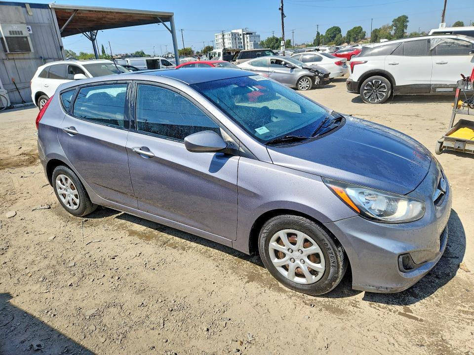 2014 Hyundai Accent VIN KMHCT5AE4EU141788 COPART salvage auction — NORMAL WEAR, Ca - Dis/Dlr/Exp Only Clean Title, sold $925 on 2026-08-20 (photo 4)