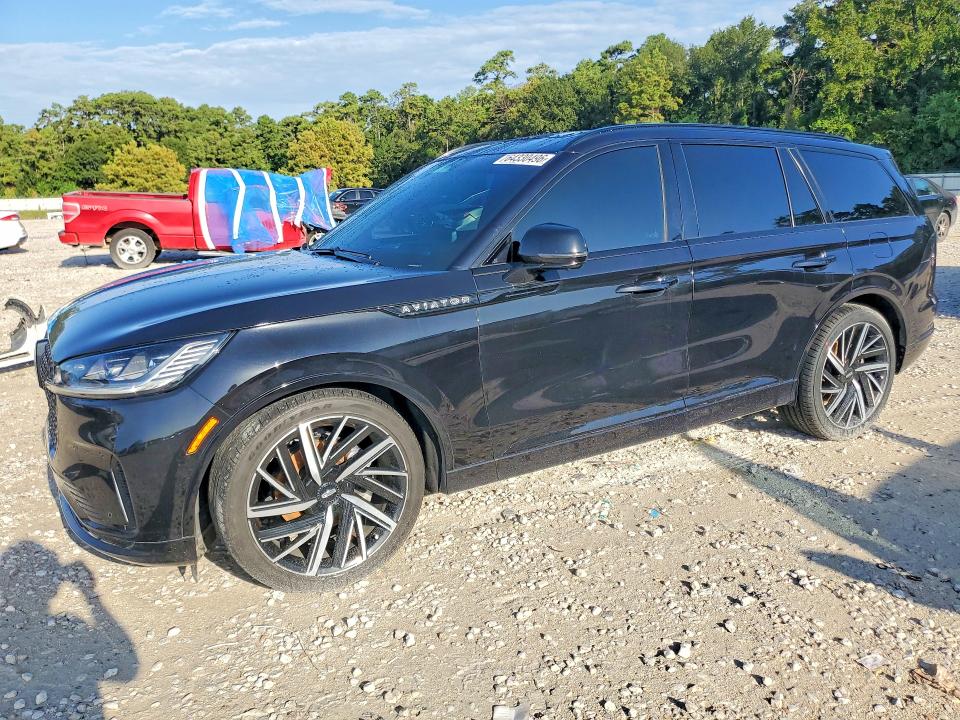 2025 Lincoln Aviator VIN 5LM5J9XC4SGL02773 — COPART salvage auction photo