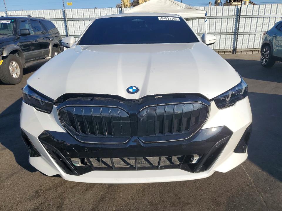 2024 BMW 5er VIN WBA43FJ05RCS99097 COPART salvage auction — SIDE, Ca - Dis/Dlr/Exp Clean W/Salv Hist, sold $28,750 on 2026-08-17 (photo 5)
