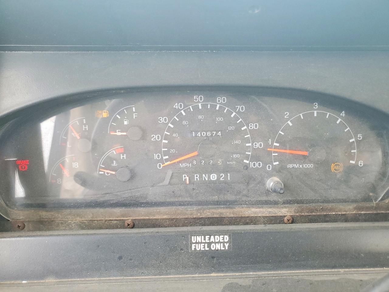 2002 Winnibago VIN 1FCMF53S520A05952 COPART salvage auction — Minor Dent/Scratches, NV - SALVAGE TITLE, sold $1,985 on 2026-09-18 (photo 8)