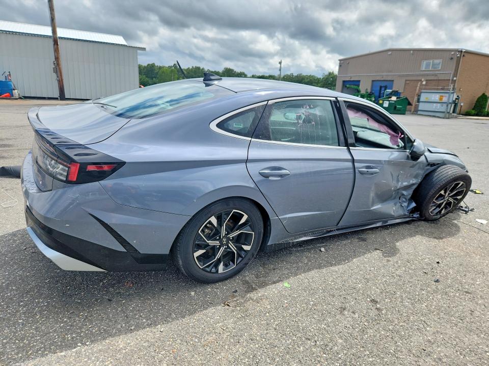 2025 Hyundai Sonata VIN KMHL64JA0SA462187 COPART salvage auction — UNDERCARRIAGE, Fl - Certificate Of Destruction, sold $7,400 on 2026-08-19 (photo 3)
