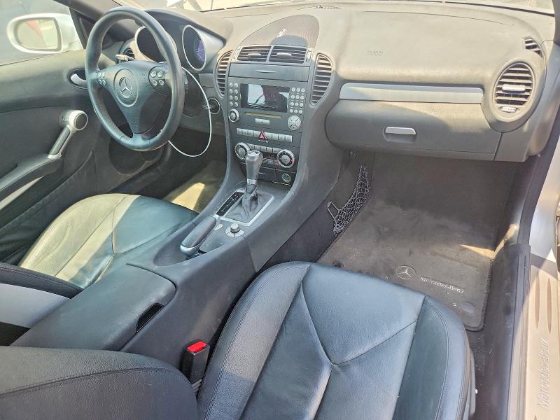 2005 Mercedes-benz Slk-class VIN WDBWK56F15F061177 COPART salvage auction — FRONT END, HI - DIS/DLR/EXP ONLY CLEAN TITLE (P), sold $1,150 on 2026-08-18 (photo 8)