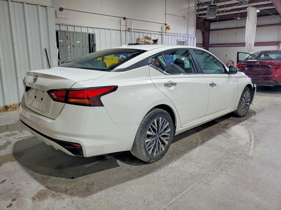 2025 Nissan Altima VIN 1N4BL4DV9SN304792 COPART salvage auction — FRONT END, OH - CERTIFICATE OF TITLE, sold $11,000 on 2026-09-02 (photo 3)