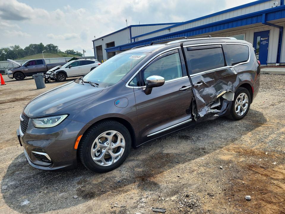 2021 Chrysler Pacifica VIN 2C4RC1S7XMR514013 — COPART salvage auction photo