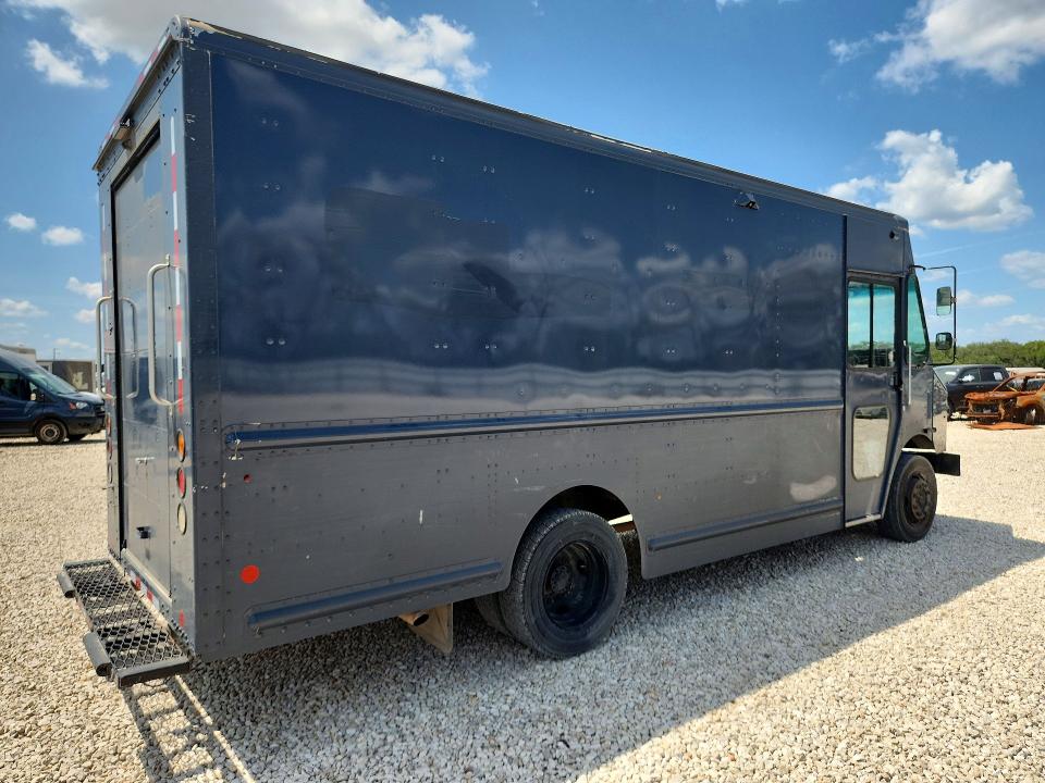2020 Freightliner Chassis VIN 4UZAC2EA4LCMH7842 COPART salvage auction — MINOR DENT/SCRATCHES, TX - CERTIFICATE OF TITLE, sold $13,000 on 2026-08-25 (photo 3)