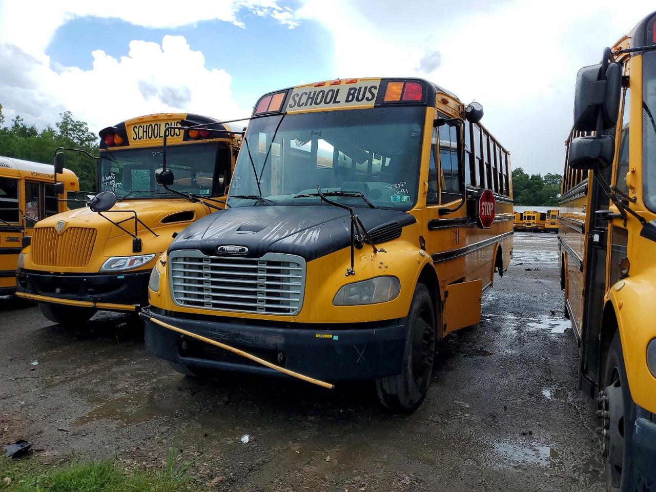 2012 Thomas All models VIN 4UZABPDU6CCBP5438 COPART salvage auction — Stripped, PA - CERT OF TITLE, sold $1,400 on 2026-09-11 (photo 2)