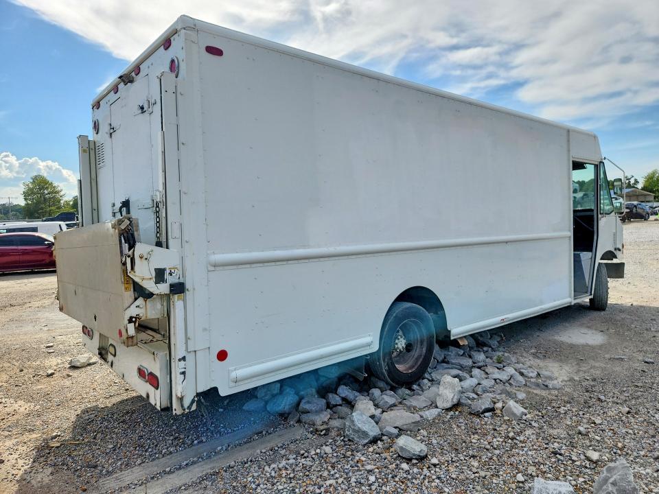 2009 Freightliner Chassis VIN 4UZAANDU49CAM6002 COPART salvage auction — SIDE, MS - CERTIFICATE OF TITLE, sold $175 on 2026-08-27 (photo 3)