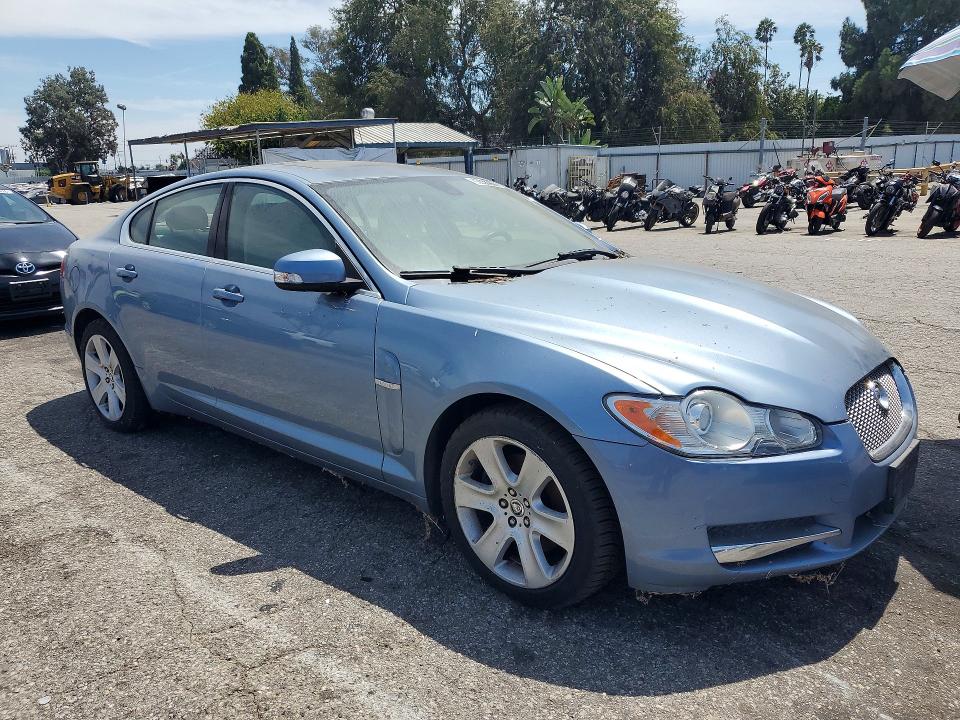 2009 Jaguar XF VIN SAJWA05B79HR37011 COPART salvage auction — NORMAL WEAR, CA - DIS/DLR/EXP ONLY CLEAN TITLE, sold $625 on 2026-09-10 (photo 4)