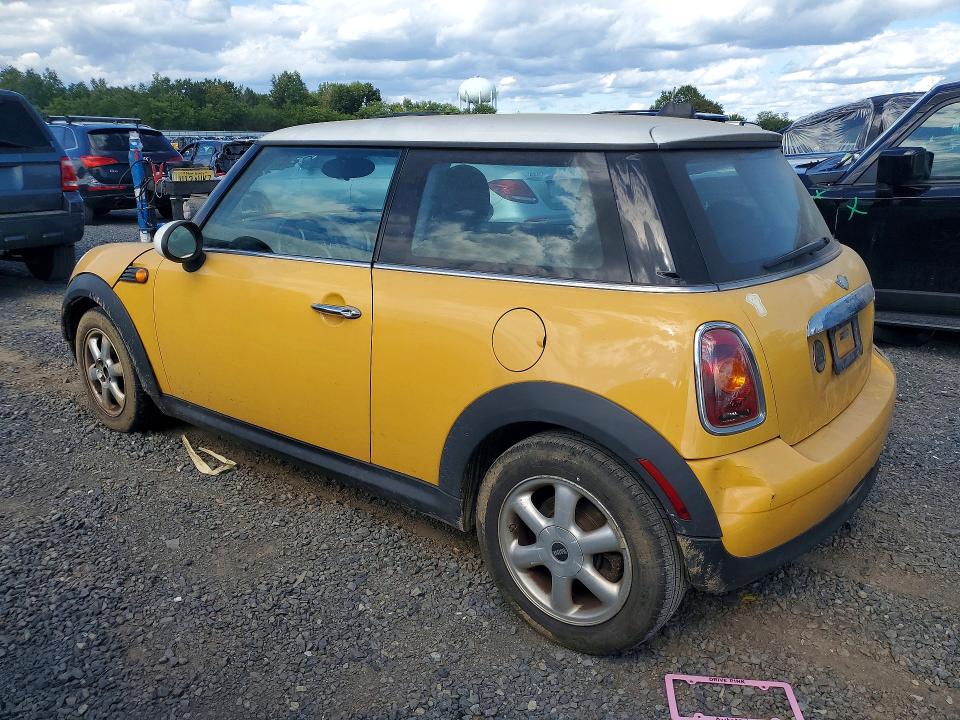 2007 Mini Cooper VIN WMWMF33577TU62876 COPART salvage auction — REAR END, NJ - CERTIFICATE OF TITLE, sold $375 on 2026-09-04 (photo 2)