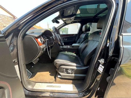2017 Bentley Bentayga VIN SJAAC2ZV4HC016056 COPART salvage auction — MINOR DENT/SCRATCHES, Il - Certificate Of Title (P), sold $39,750 on 2026-09-03 (photo 9)