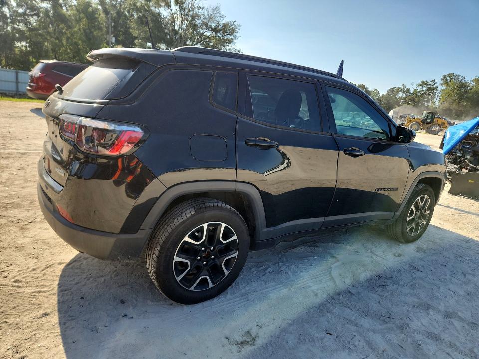 2020 Jeep Compass VIN 3C4NJDAB7LT245847 COPART salvage auction — MINOR DENT/SCRATCHES, FL - CERTIFICATE OF TITLE, sold $9,200 on 2026-08-25 (photo 3)