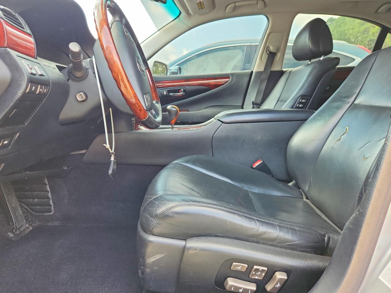 2007 Lexus LS 460 VIN JTHBL46F975050796 COPART salvage auction — Normal Wear, DE - CERTIFICATE OF TITLE, sold $325 on 2026-09-11 (photo 7)