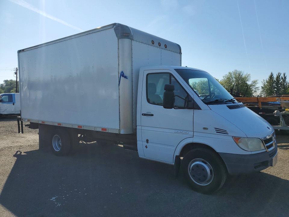 2005 Sprinter 3500 sprinter VIN WD1PD944155745275 COPART salvage auction — MINOR DENT/SCRATCHES, Wa - Vehicle Cert Of Ownership-Titl, sold $2,000 on 2026-09-14 (photo 4)