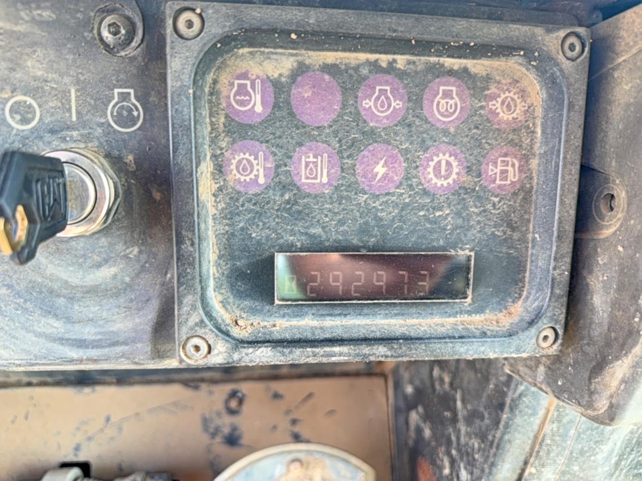 2002 Caterpillar 953c VIN CAT0953CE2ZN04856 COPART salvage auction — Normal Wear, Bs - Clean Title, sold $2,600 on 2026-09-11 (photo 8)