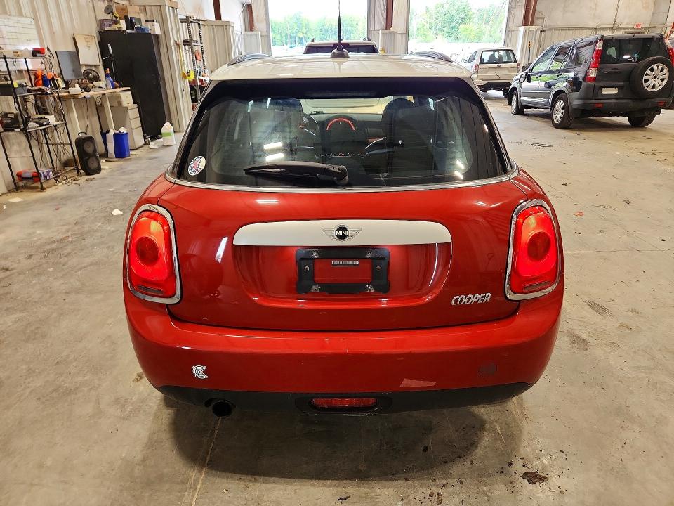 2015 Mini Cooper VIN WMWXS5C58FT837483 COPART salvage auction — FRONT END, Wi - Junked Vehicle Bill Of Sale, sold $300 on 2026-08-12 (photo 6)