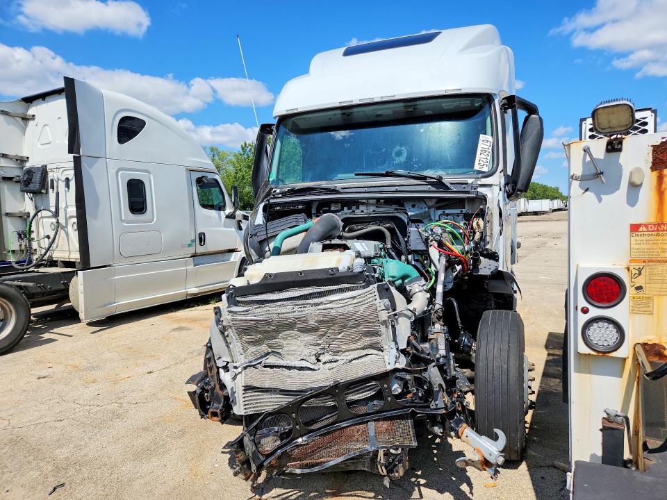 2024 Volvo Vnl VIN 4V4NC9EH7RN634992 — COPART salvage auction photo