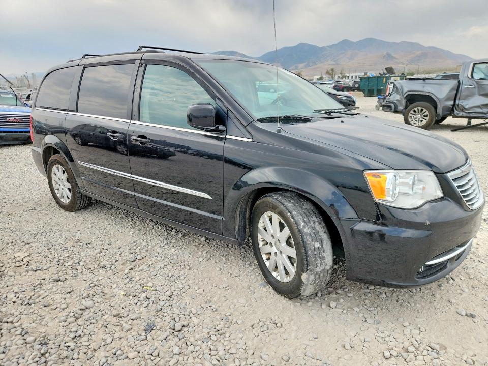 2016 Chrysler Voyager VIN 2C4RC1BG7GR290784 COPART salvage auction — MINOR DENT/SCRATCHES, Ut - Certificate Of Title, sold $325 on 2026-08-14 (photo 4)