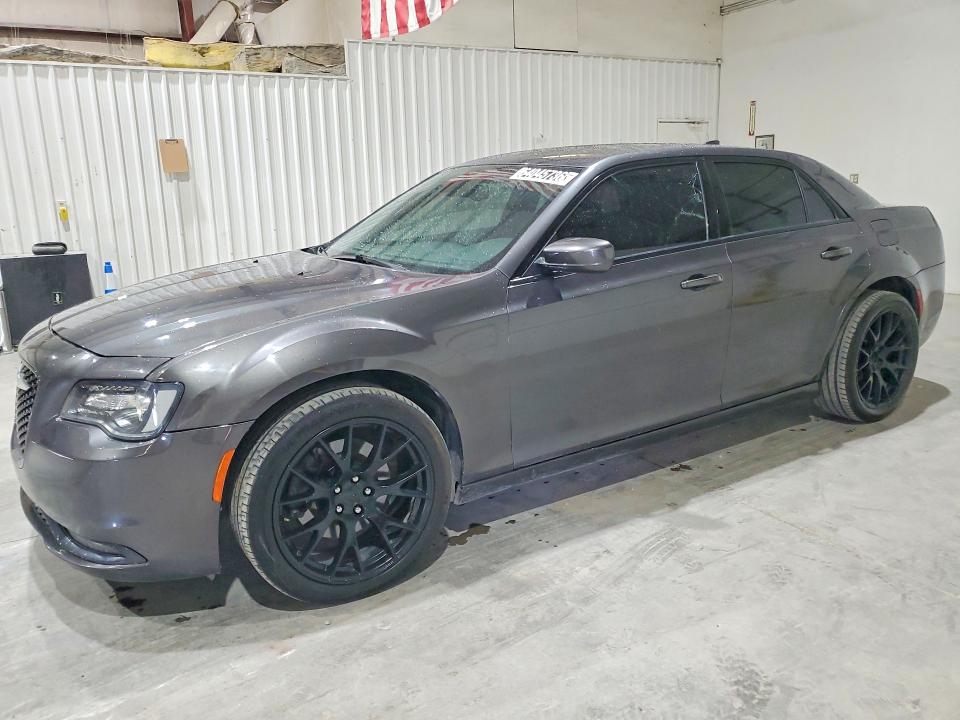 2019 Chrysler 300 VIN 2C3CCAGG7KH698462 COPART salvage auction — MINOR DENT/SCRATCHES, OK - CERTIFICATE OF TITLE (P), sold $9,000 on 2026-08-13 (photo 1)