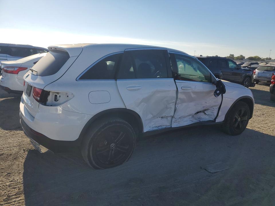 2018 Mercedes-benz Glc class VIN WDC0G4JB8JV019932 COPART salvage auction — SIDE, CA - DIS/DLR/EXP ONLY CLEAN TITLE (P), sold $4,250 on 2026-08-20 (photo 3)