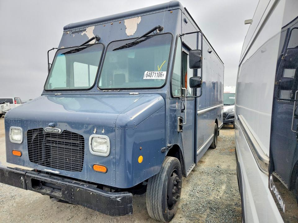 2020 Freightliner Chassis VIN 4UZAC2EA4LCMK2991 COPART salvage auction — MINOR DENT/SCRATCHES, CA - DIS/DLR/EXP ONLY CLEAN TITLE, sold $19,700 on 2026-09-18 (photo 1)
