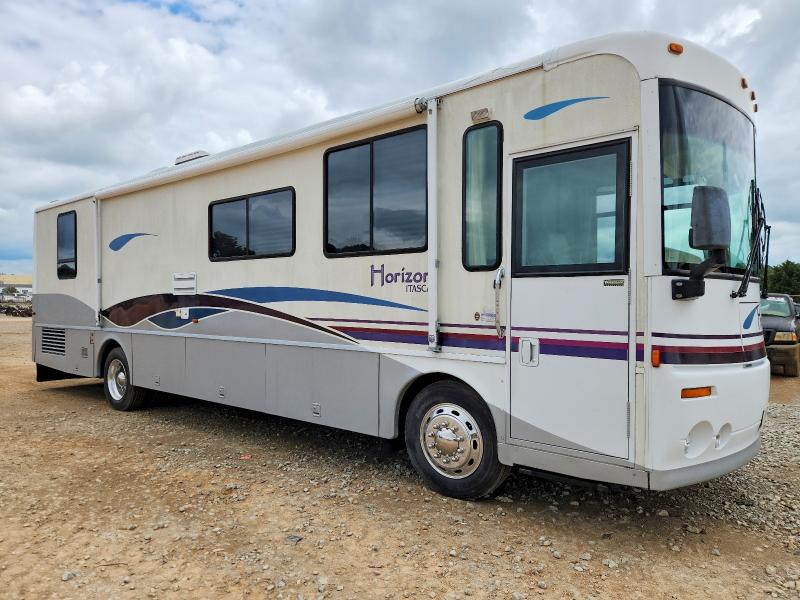2000 Freightliner VIN 4UZ6XJCA1YCH14311 COPART salvage auction — VANDALISM, AL - CERT OF TITLE-FLOOD SALVAGE, sold $1,050 on 2026-09-02 (photo 1)