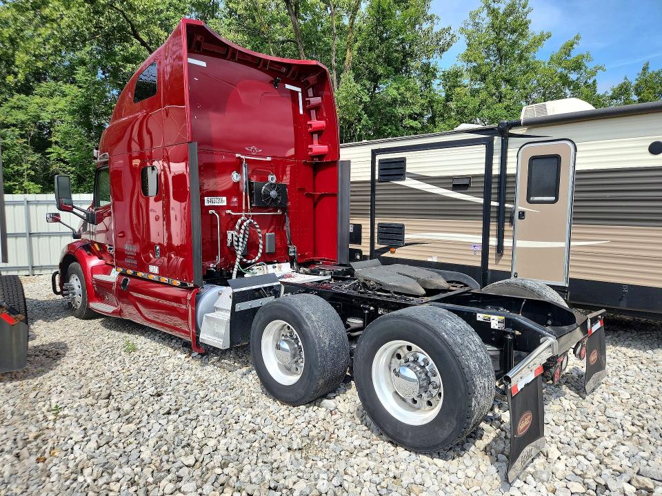 2022 Peterbilt 579 VIN 1XPBDP9X0ND707863 COPART salvage auction — BURN, OH - CERT OF TITLE-SALVAGE, sold $6,900 on 2026-09-04 (photo 2)