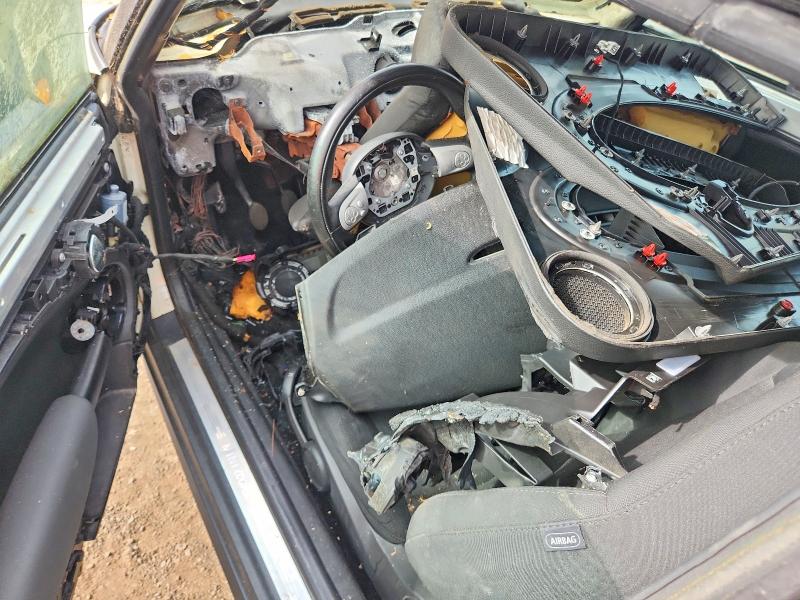 2010 Mini Cooper VIN WMWMR3C54ATZ19772 COPART salvage auction — Burn Interior, Ct - Certificate Of Title, sold $450 on 2026-08-11 (photo 8)