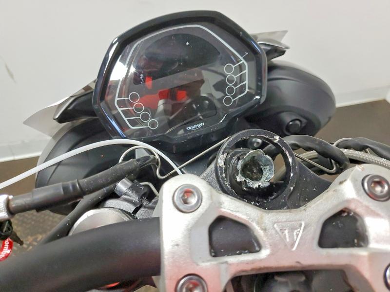 2024 Triumph motorcycle Street VIN SMTA604S6RTBL7376 COPART salvage auction — VANDALISM, CO - PUBLIC - SALVAGE TITLE, sold $3,100 on 2026-09-17 (photo 7)