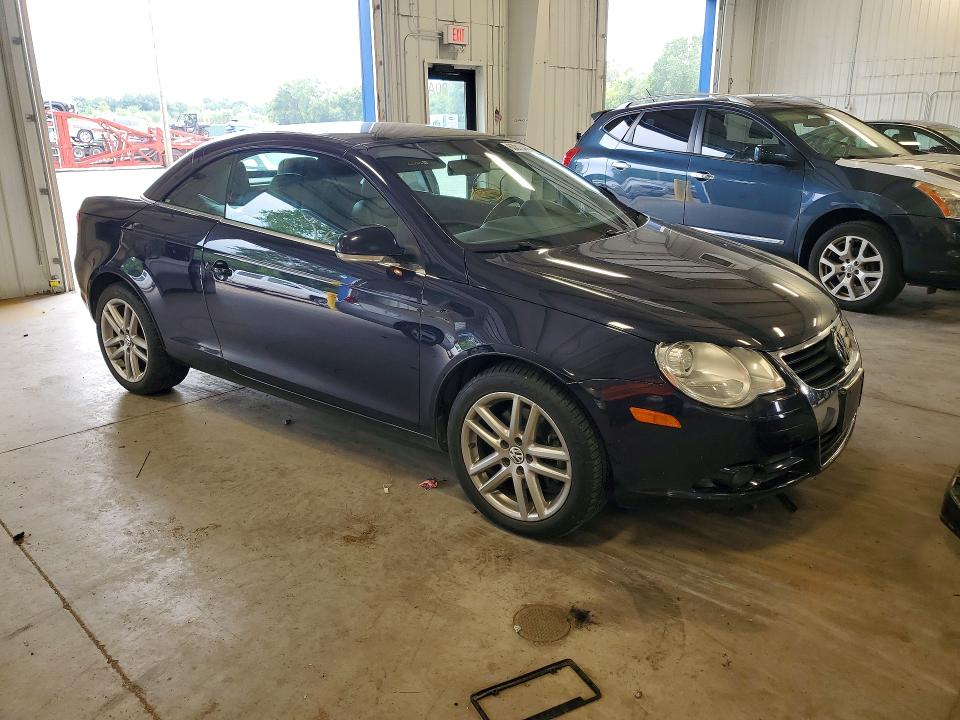 2008 Volkswagen Eos VIN WVWFA71F18V009811 COPART salvage auction — MINOR DENT/SCRATCHES, Mn - Certificate Of Title, sold $725 on 2026-08-11 (photo 4)