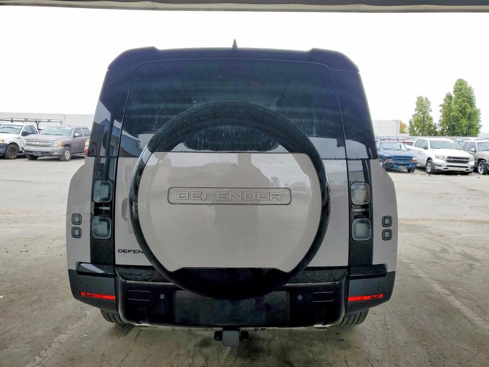2026 Land rover Defender VIN SALEJFFUXT2501317 COPART salvage auction — VANDALISM, Ca - Salvage Certificate, sold $47,750 on 2026-10-01 (photo 6)