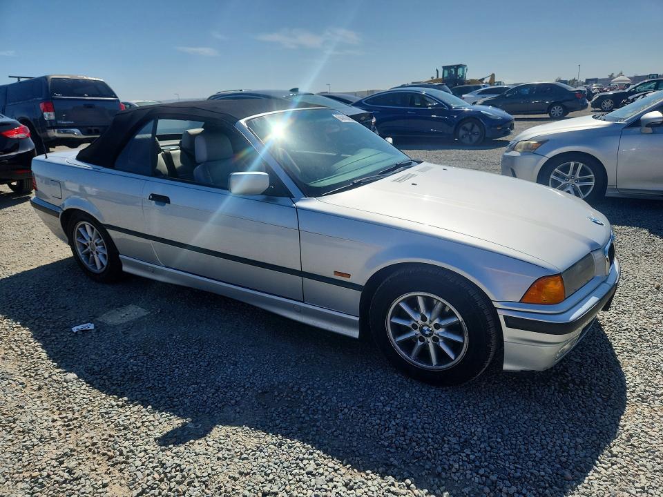 1999 BMW 3er VIN WBABK8332XEY92141 COPART salvage auction — MINOR DENT/SCRATCHES, Ca - Dis/Dlr/Exp Clean W/Salv Hist, sold $1,100 on 2026-08-14 (photo 4)
