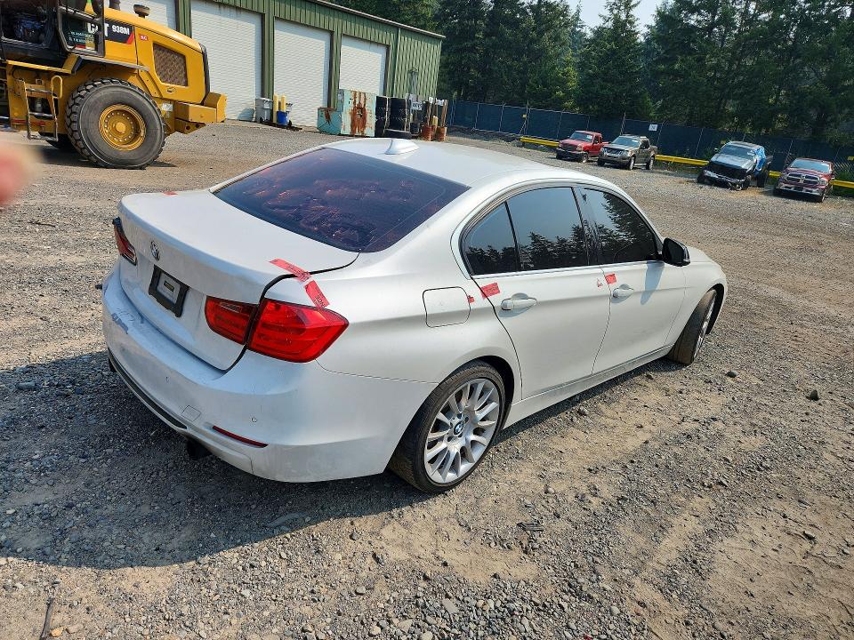 2013 BMW Activehybrid 3 VIN WBA3F9C59DF484404 COPART salvage auction — REAR END, WA - VEHICLE CERT OF OWNERSHIP-TITL, sold $400 on 2026-08-20 (photo 3)