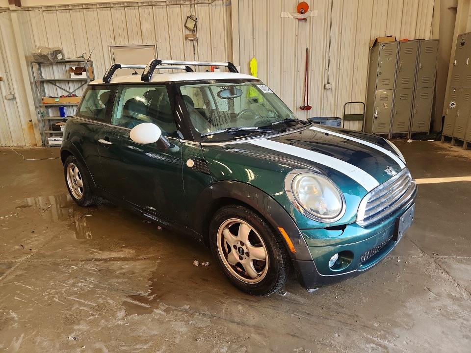 2008 Mini Cooper VIN WMWMF33588TU68705 COPART salvage auction — HAIL, Wi - Junked Vehicle Bill Of Sale, sold $525 on 2026-08-24 (photo 4)