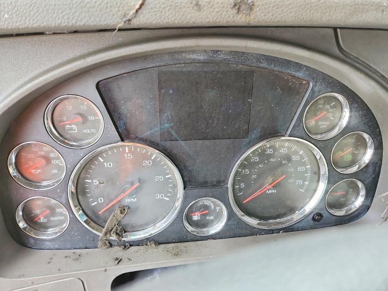 2016 Kenworth T680 VIN 1XKYDP9X3GJ481645 COPART salvage auction — BURN, IL - SALVAGE CERTIFICATE, sold $2,050 on 2026-09-08 (photo 9)